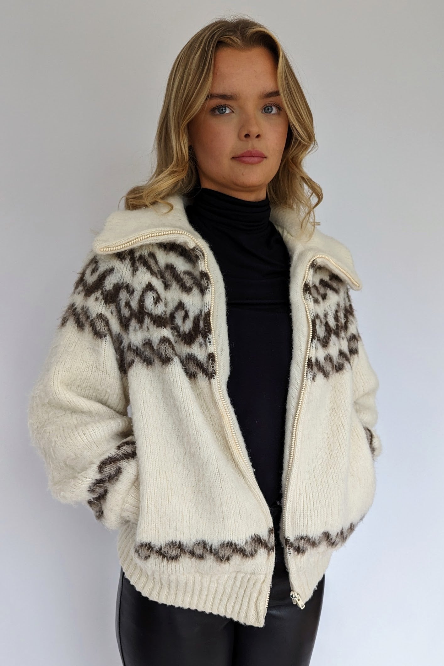 icenlandic knit pure work thick cardigan with zip and roll neck