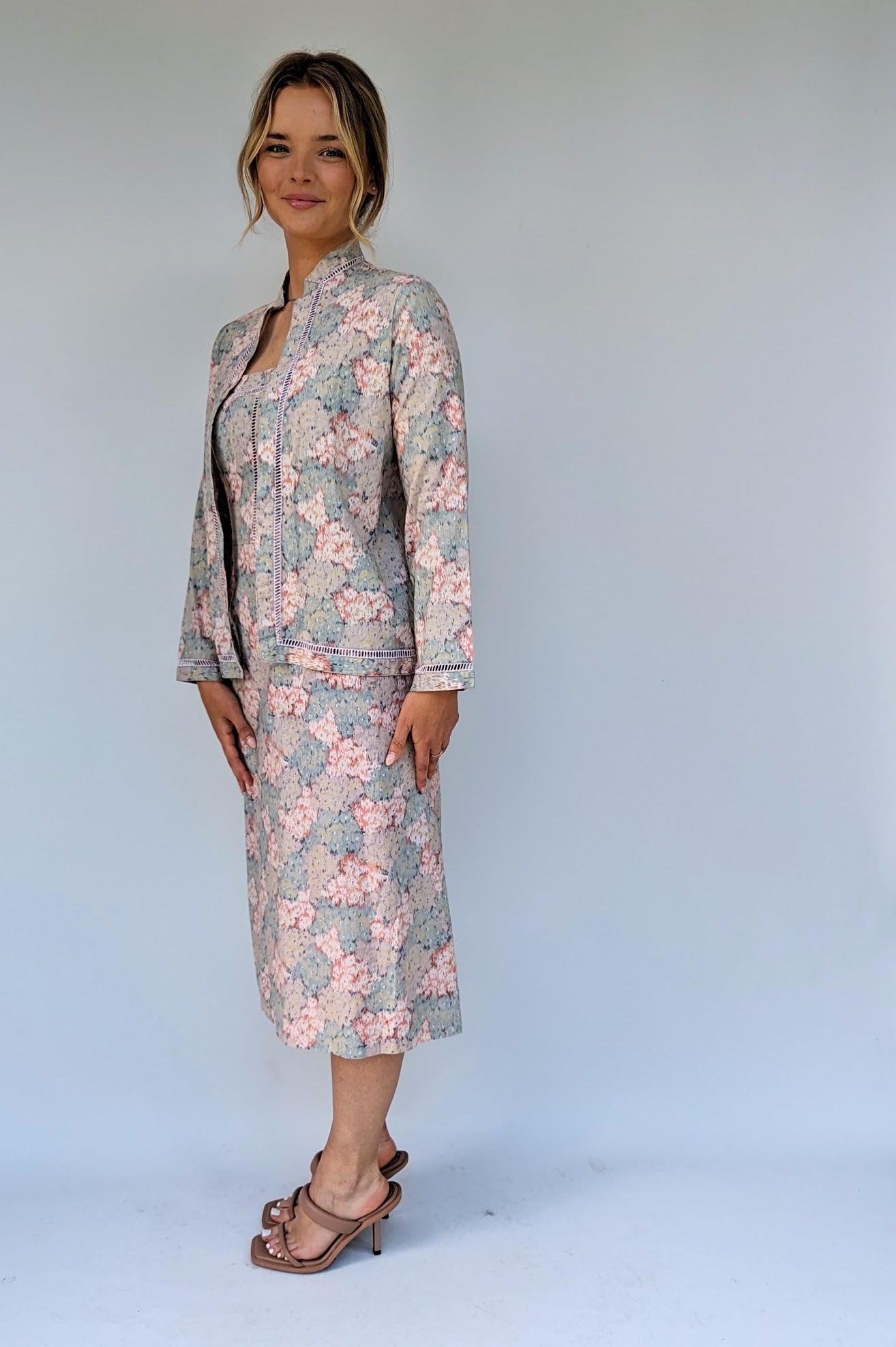 vintage summer dress suit by Louis Feraud in pastel greys and pinks