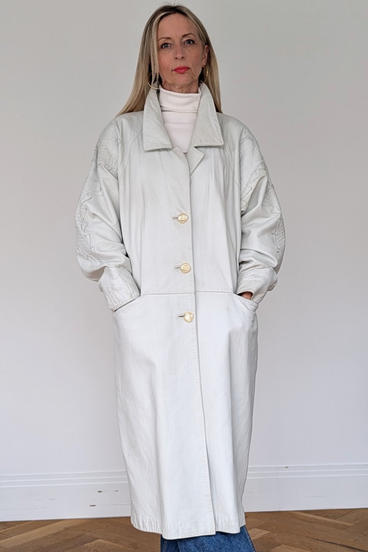 1980s vintage white leather coat done up