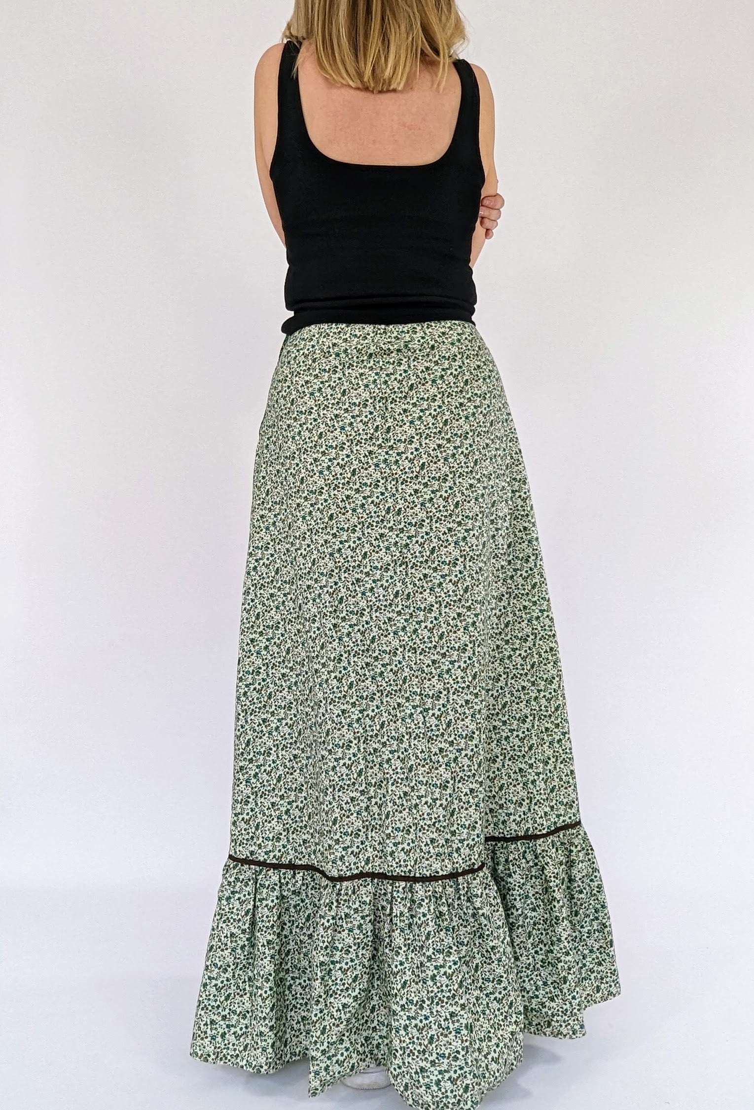 Long maxi skirt with tier