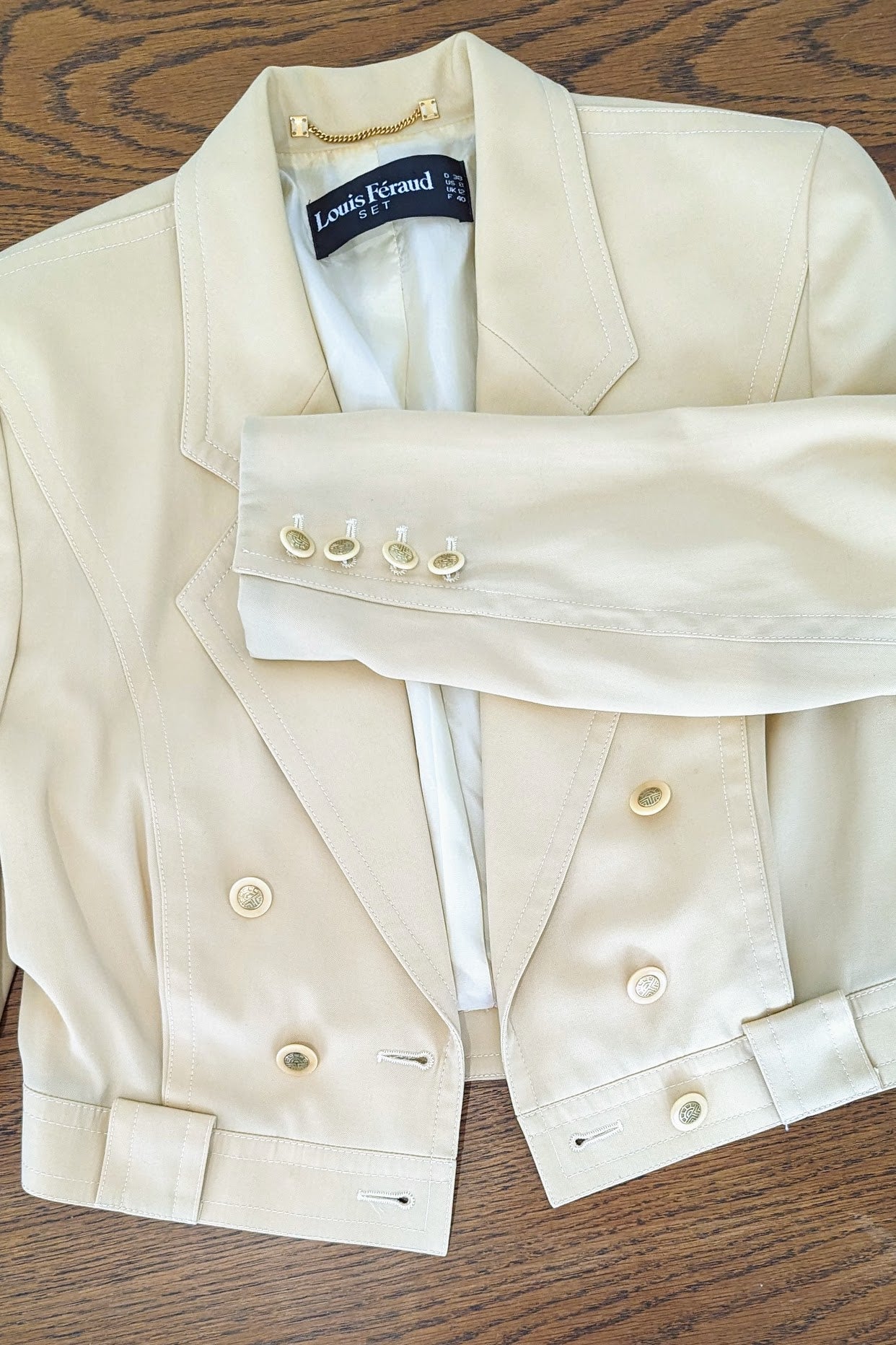 Fully lined Vintage cream jacket