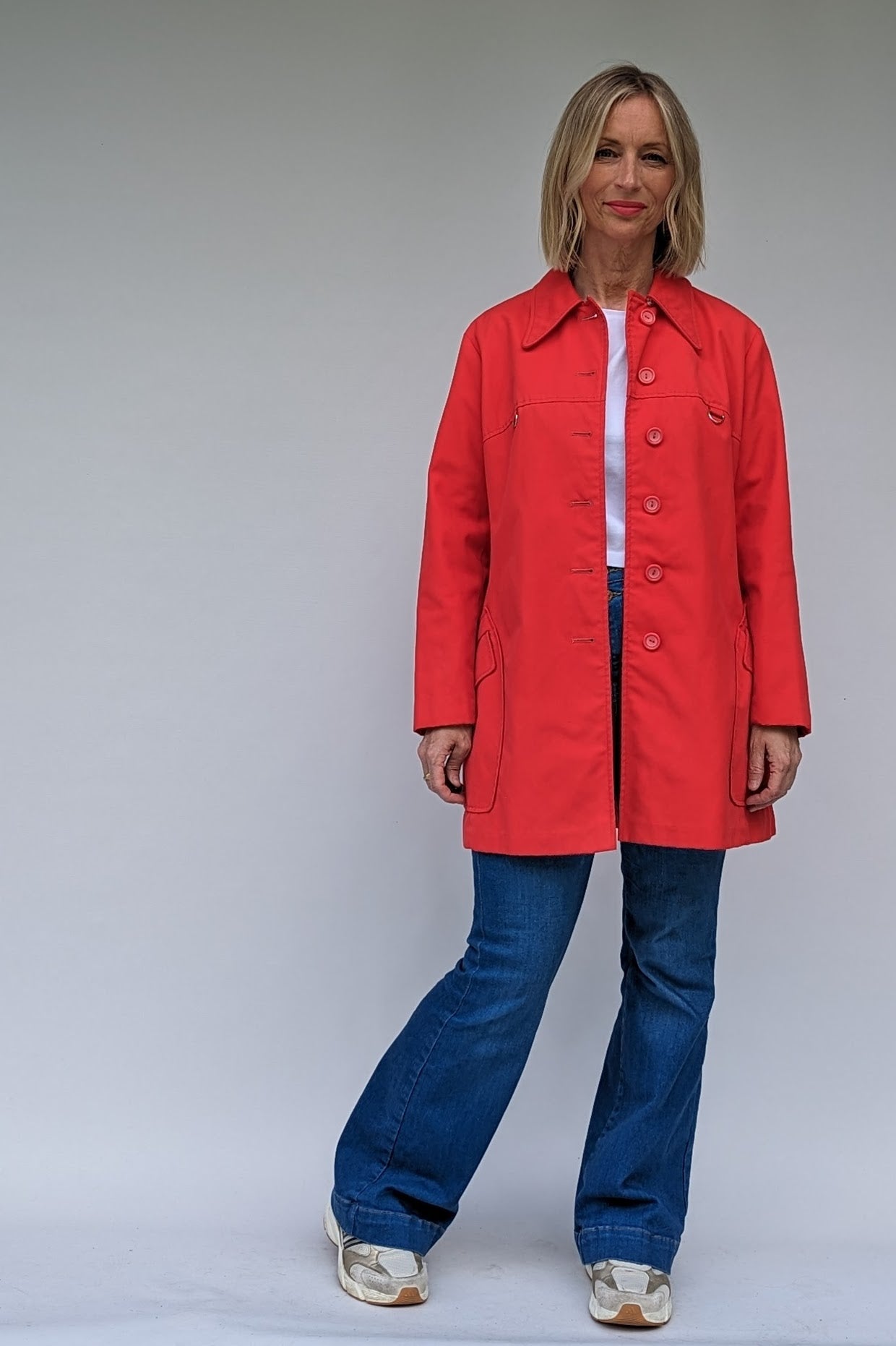 red vintage mac 1970s dagger collar open with buttons