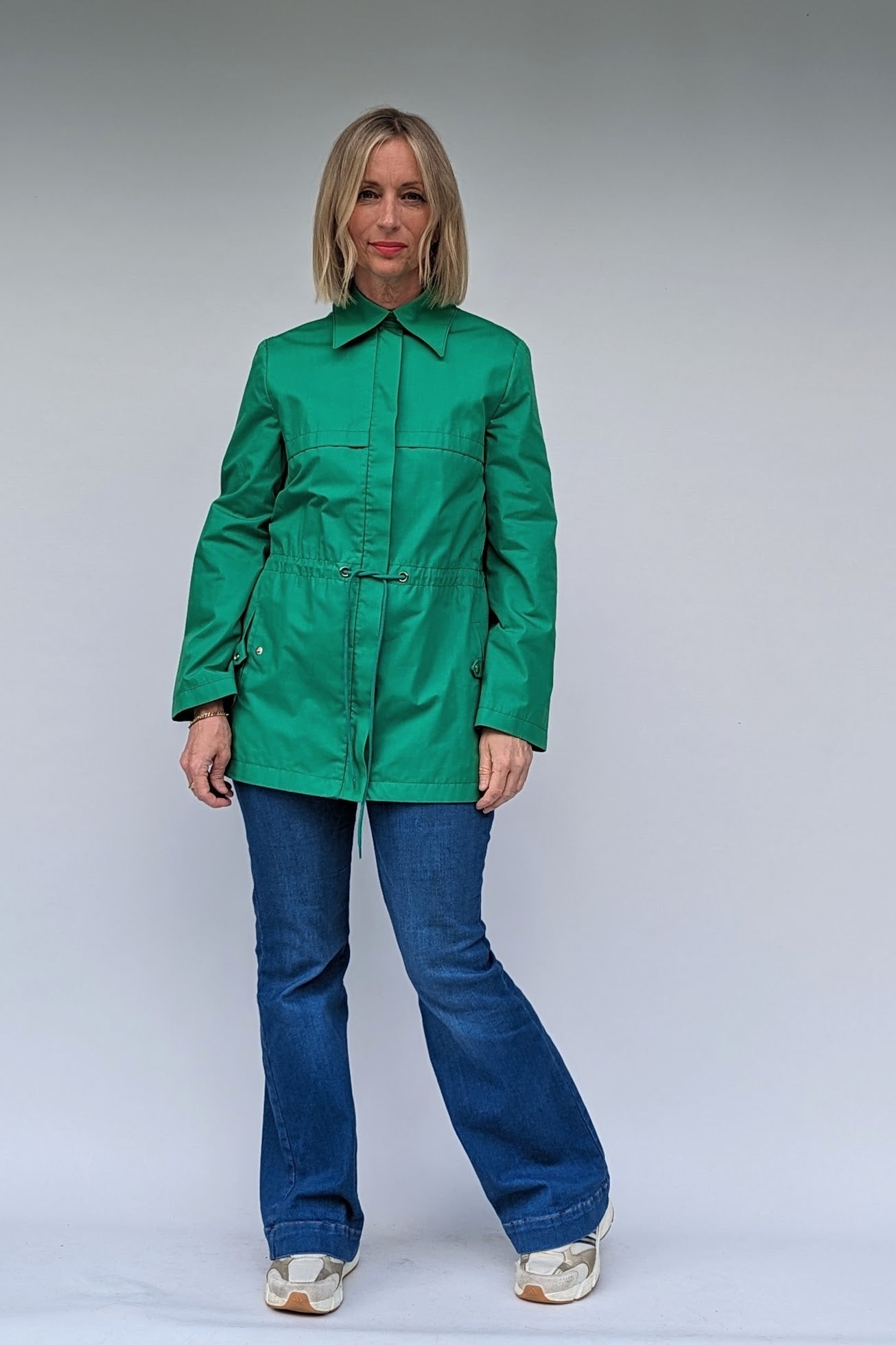 green vintage mac with zip and large collars