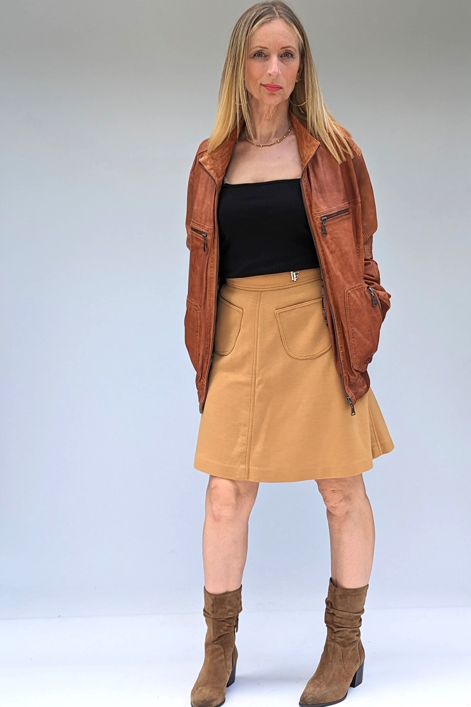 Beige vintage 70s skirt