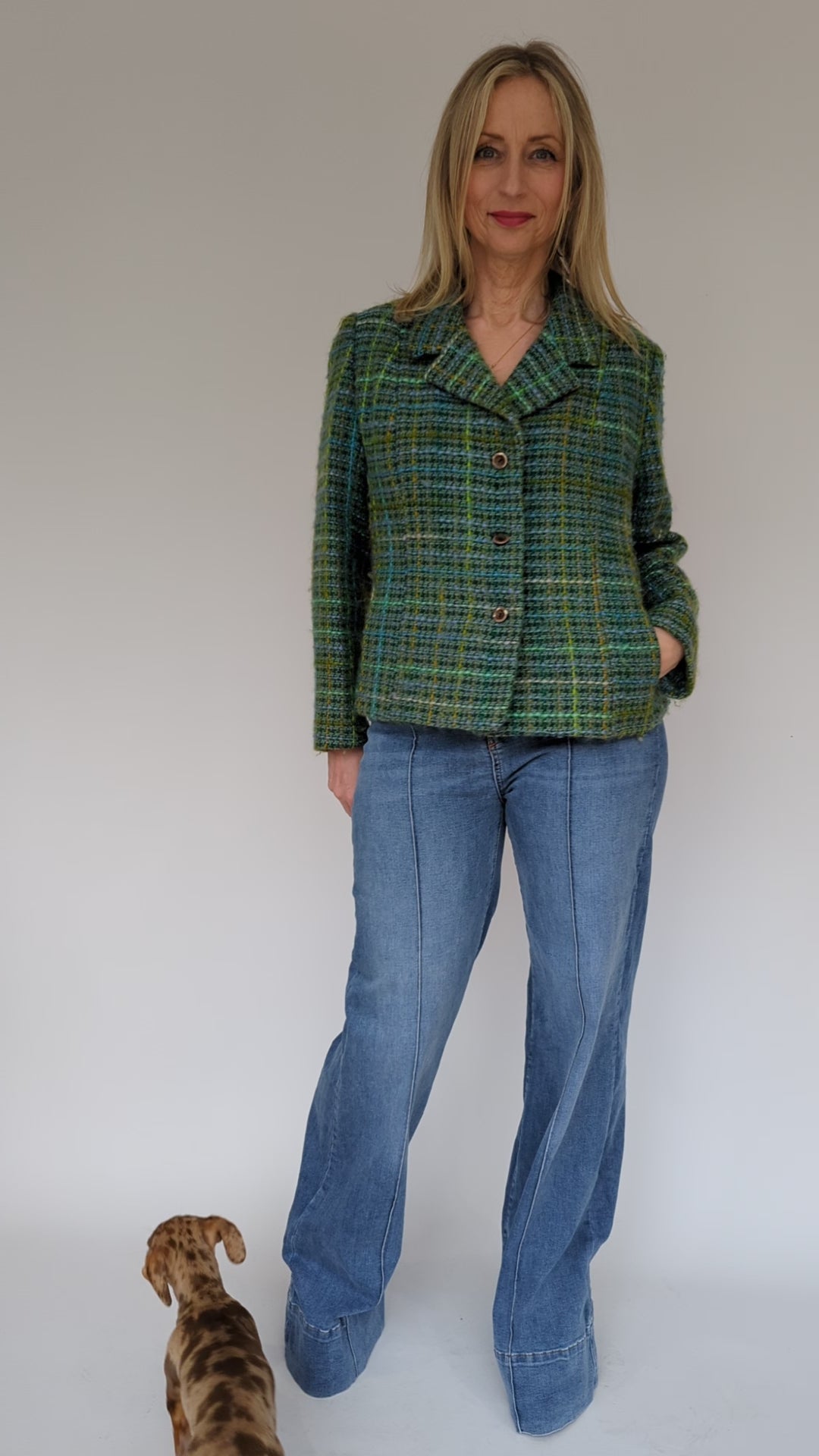 video showing vintage 60s pure wool tweed jacket