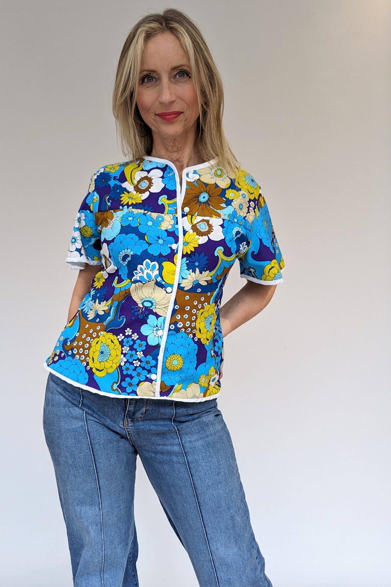 70s floral psychedelic short sleeve top