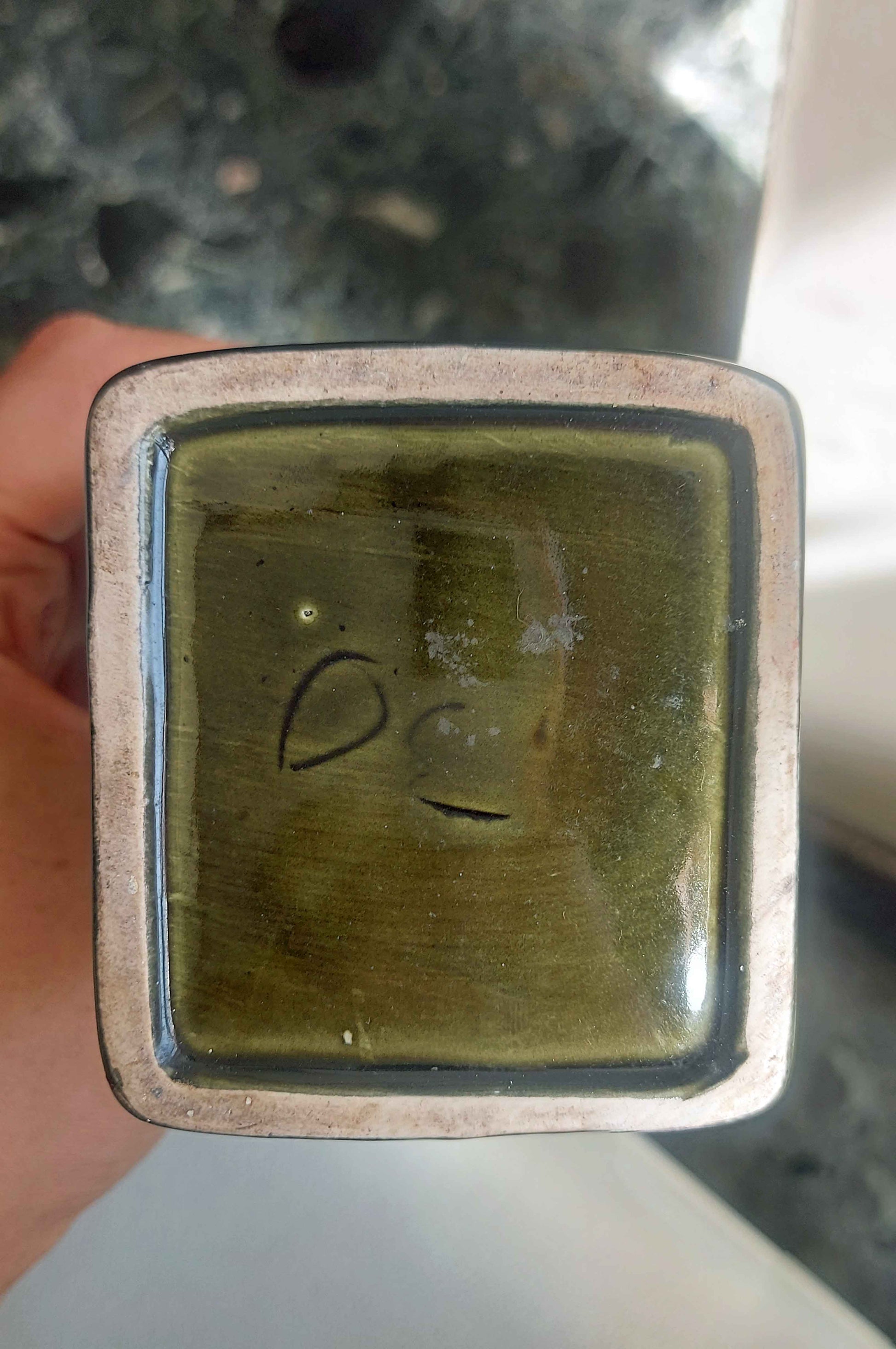 de 3d oe makers mark on vintage ceramic serving jug